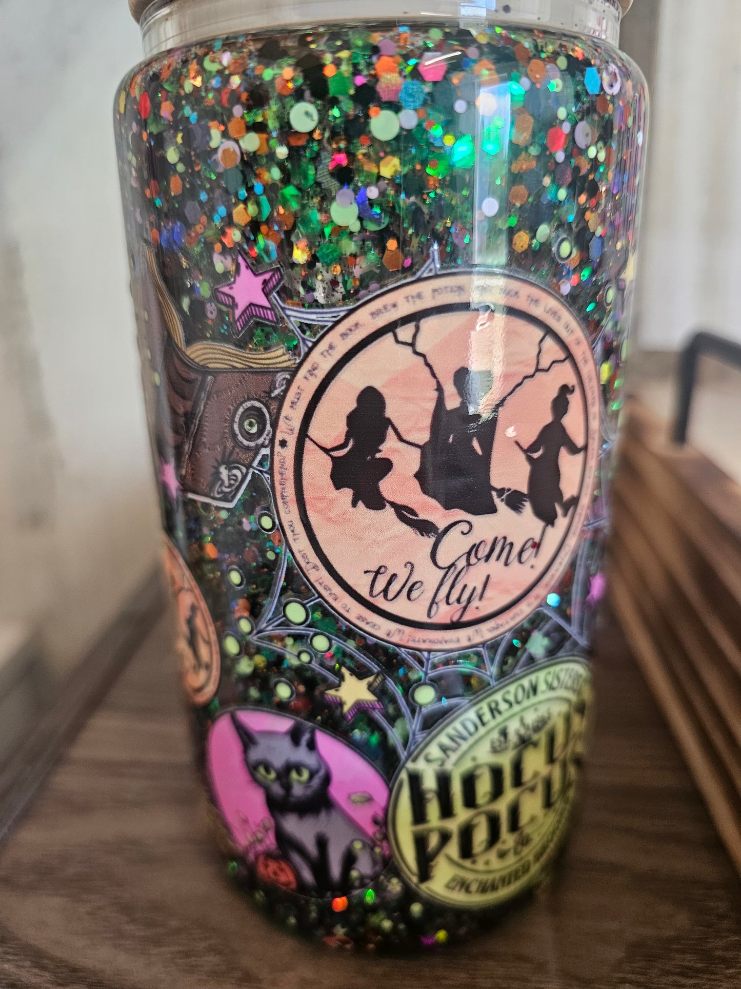 Hocus pocus snowglobe cup